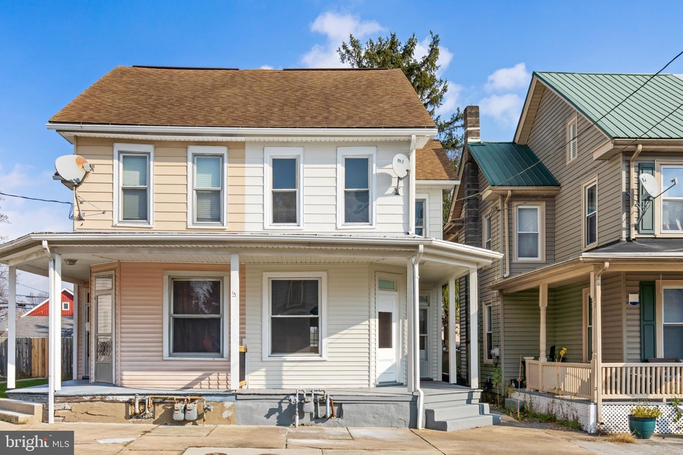 512 N Railroad St, Palmyra, PA 17078 - photo 1