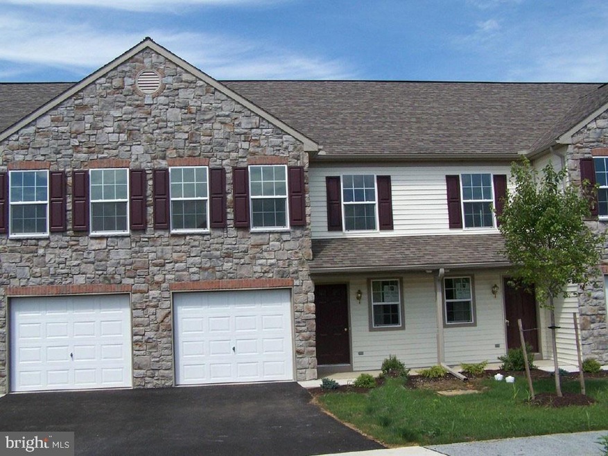 276 S Village Cir unit 185, Palmyra, PA 17078 - photo 1