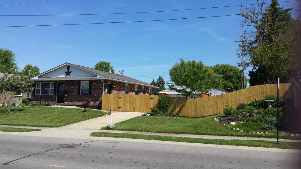 4596 Etna Rd, Columbus, OH 43213 - photo 1