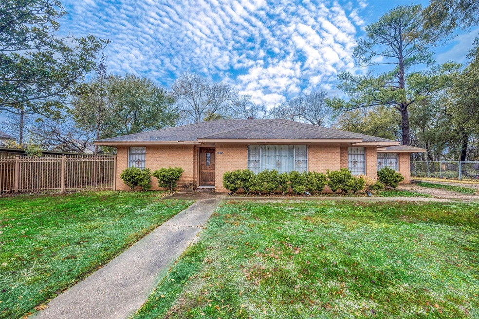 8815 Shady Dr, Houston, TX 77016 - photo 1