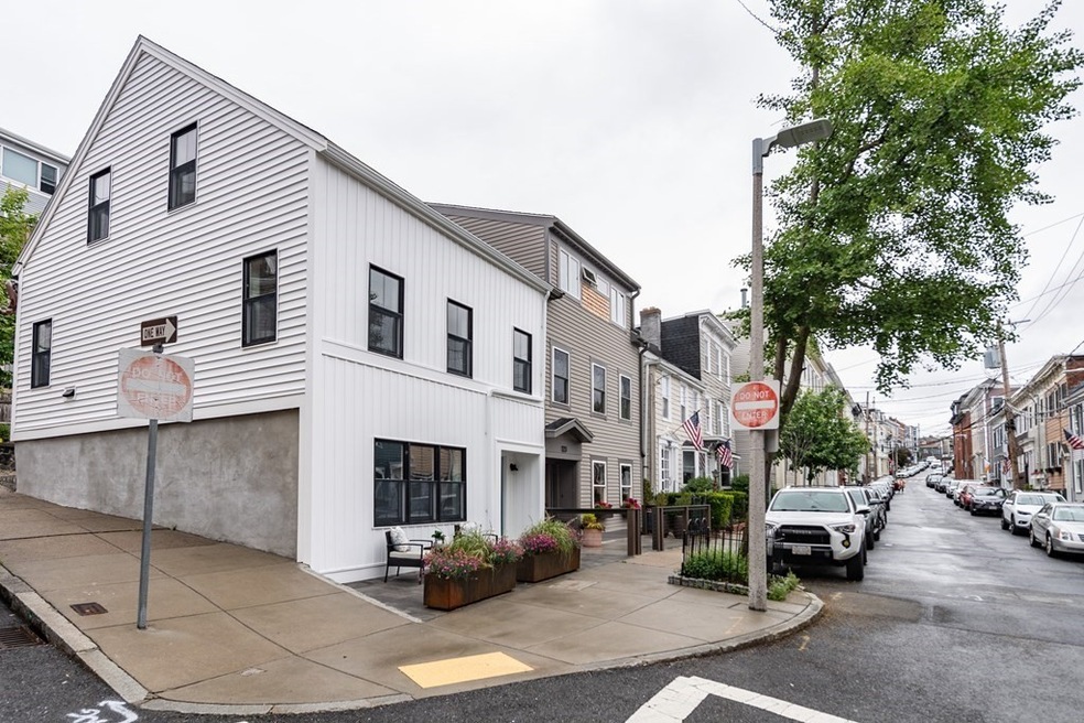 125 Bartlett St unit SF, Charlestown, MA 02129 - photo 1