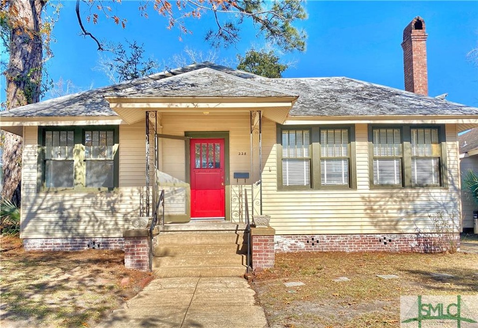 228 E 52nd St, Savannah, GA 31405 - photo 1