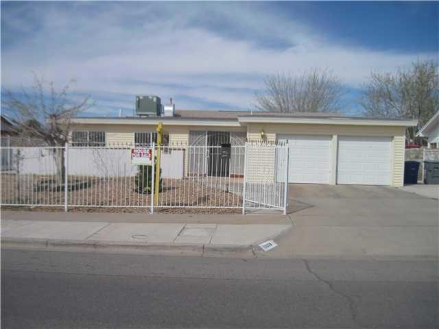 10529 Candlewood Ave, El Paso, TX 79925 - photo 1