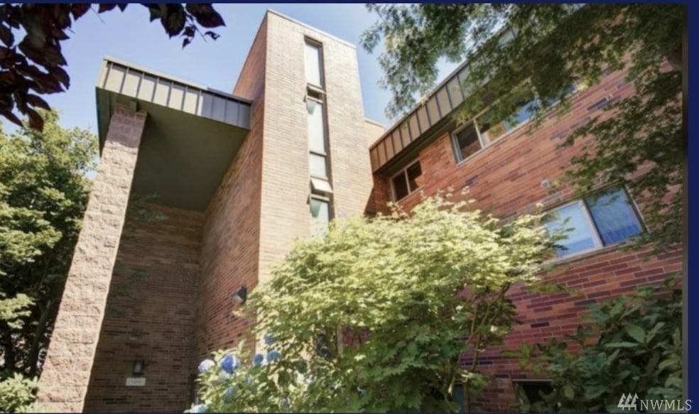 3400 25th Ave W unit 301, Seattle, WA 98199 - photo 1
