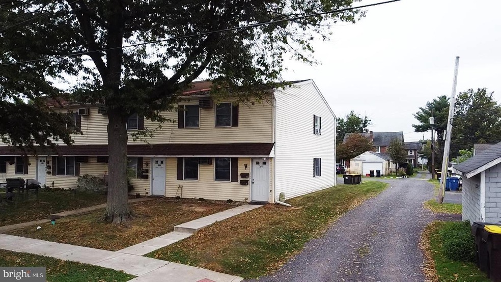 524 W 3rd St, Lansdale, PA 19446 - photo 1