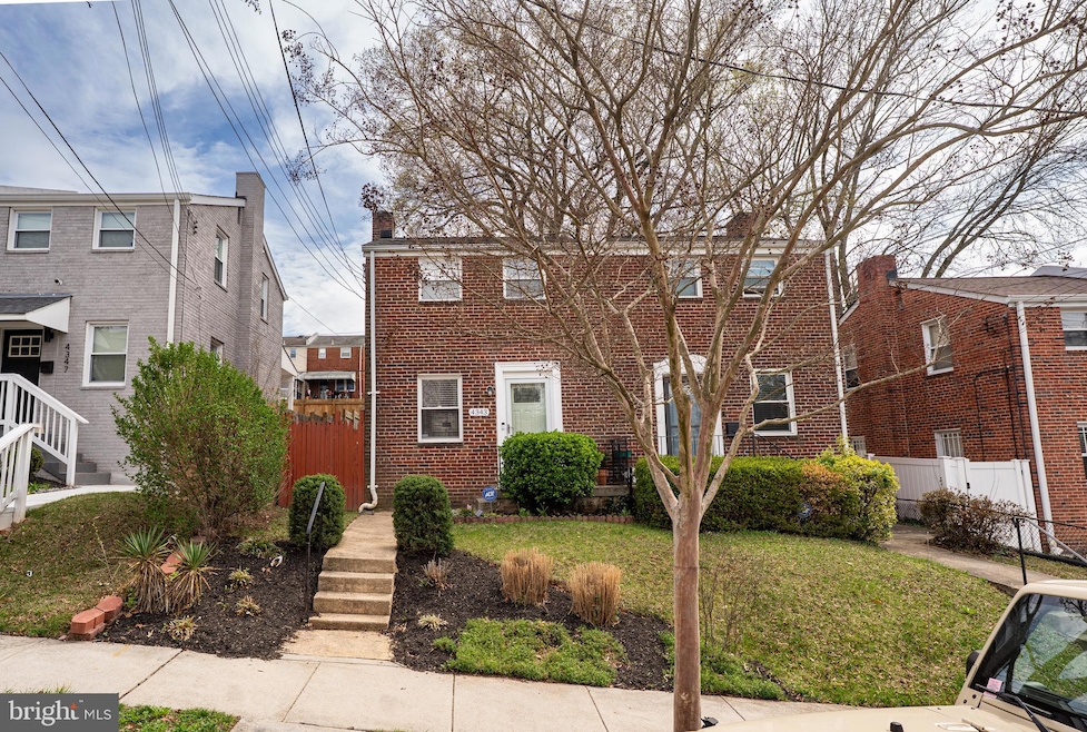 4343 F St SE, Washington, DC 20019 - photo 1