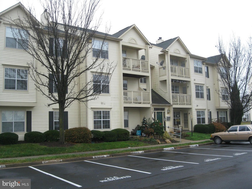 11014 Koman Cir unit 204, Manassas, VA 20109 - photo 1