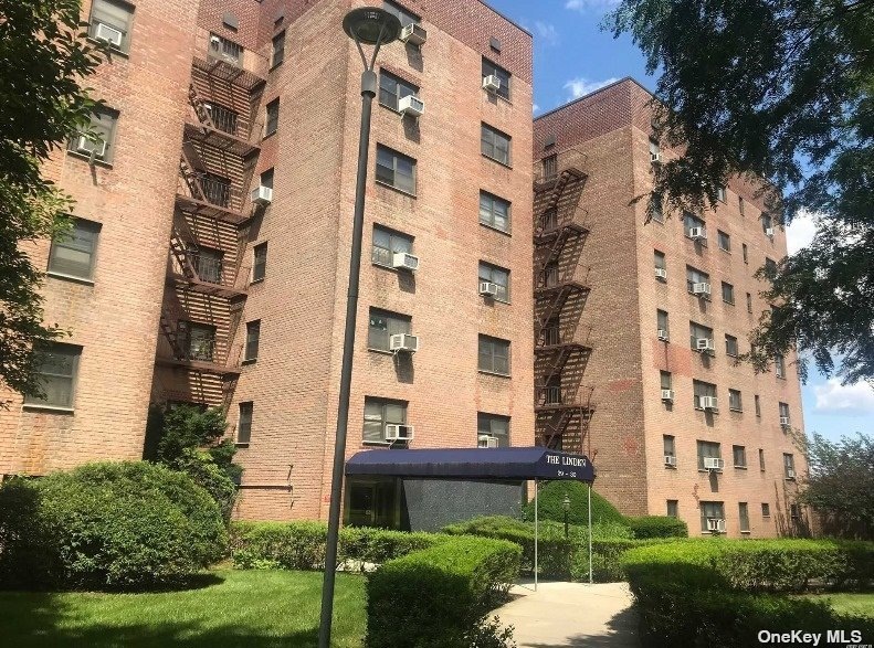 Linden Towers Coop unit 5, Flushing, NY 11354 - photo 1