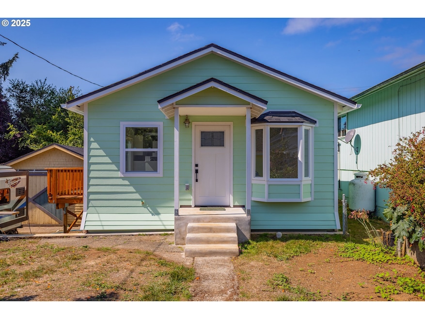 1175 N Dean St, Coquille, OR 97423 - photo 1