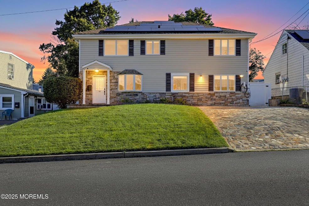 Pending $699,000 • Co-Listing Agent