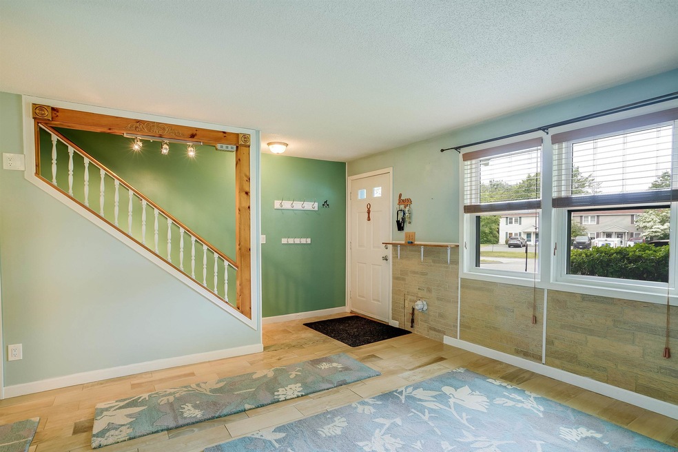 1035 S Mammoth Rd unit 3, Manchester, NH 03109 - photo 1