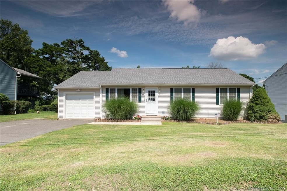 88 Sprucedale Dr, Waterbury, CT 06706 - photo 1