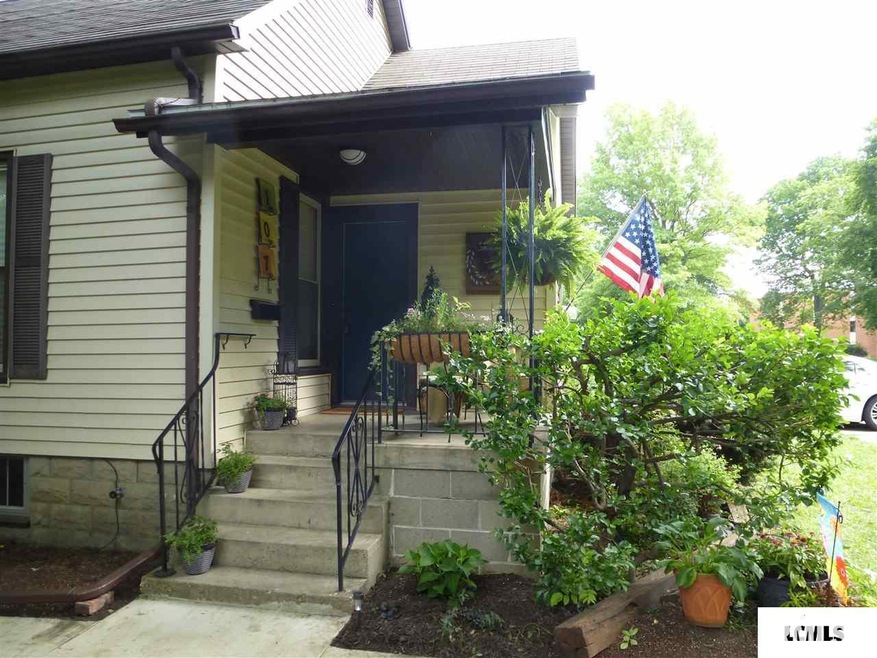 107 Hennepin St, Lincoln, IL 62656 - photo 1