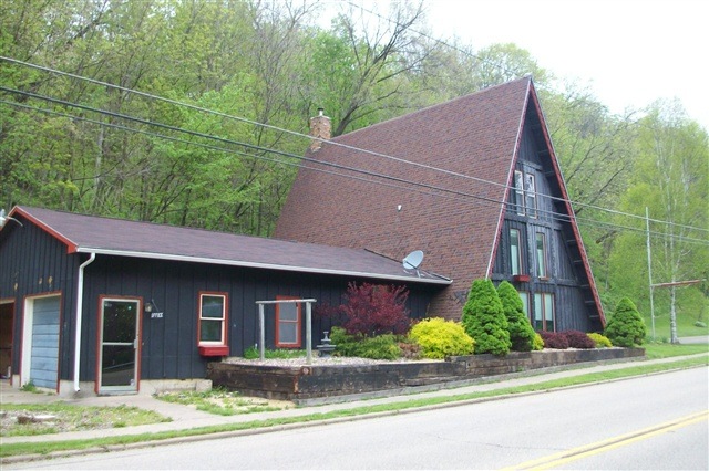 129 S Main St, Potosi, WI 53820 - photo 1