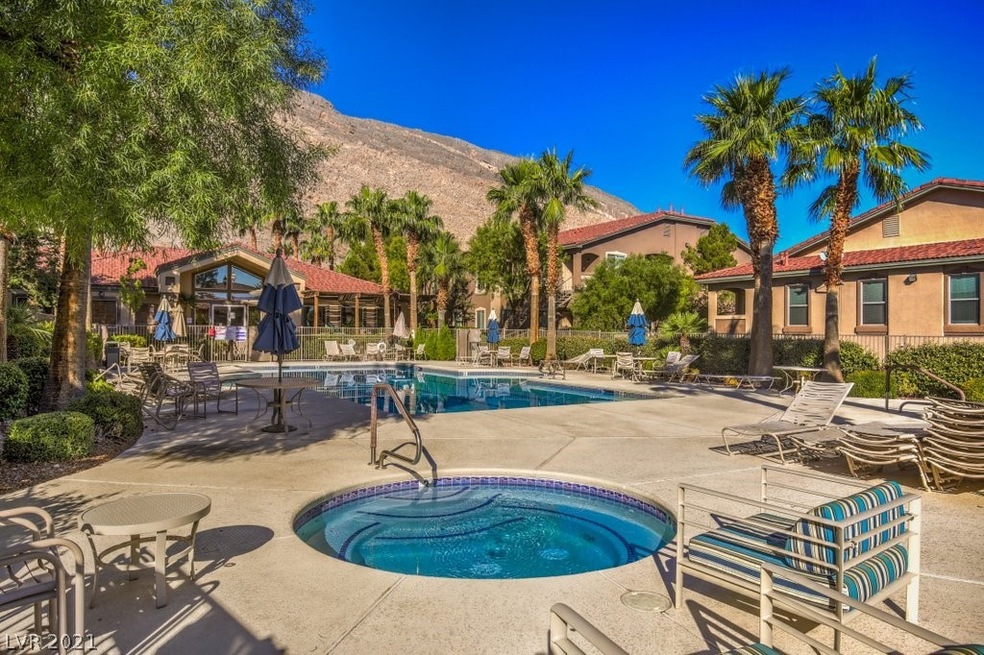 Community pool, spa, exercise room
