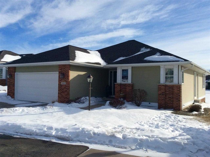 819 Charles Ct, Oregon, WI 53575 - photo 1