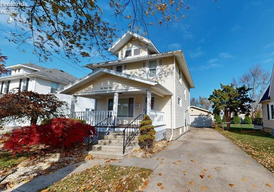 924 Birdseye Blvd, Fremont, OH 43420 - photo 1