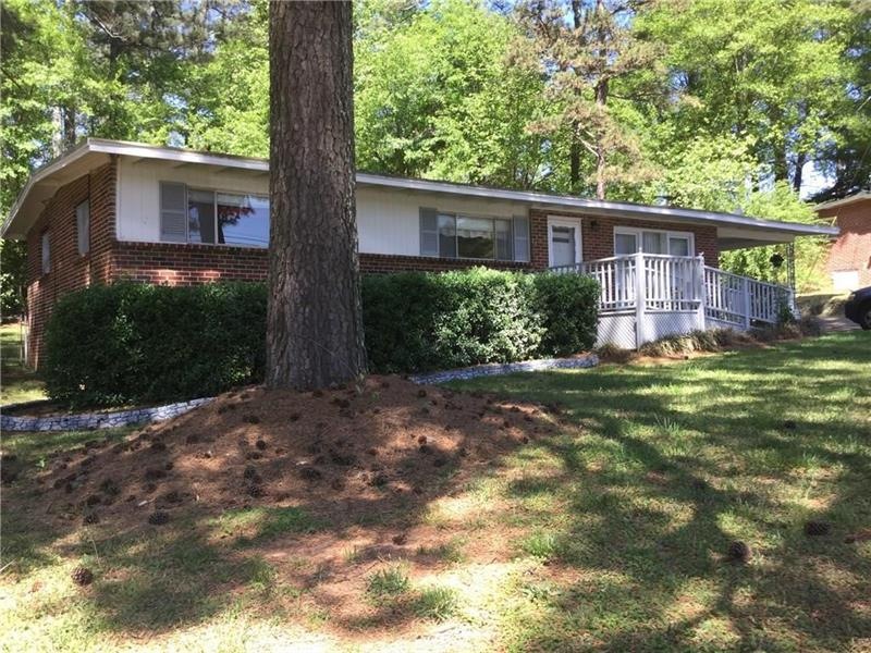 2140 Favor Rd SW, Marietta, GA 30060 - photo 1