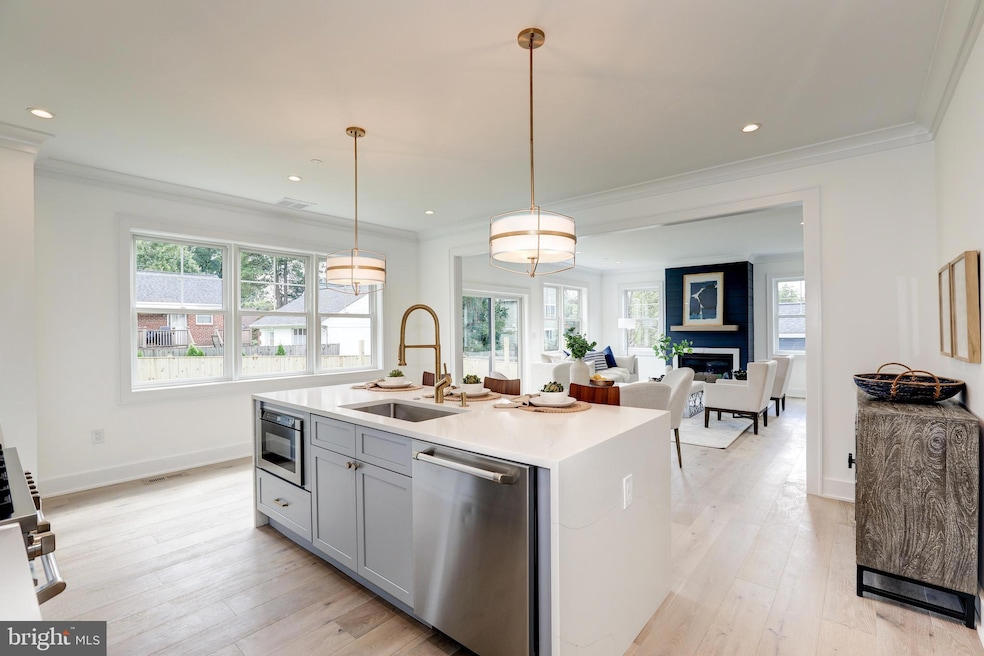 4912 Bangor Dr, Kensington, MD 20895 - photo 1