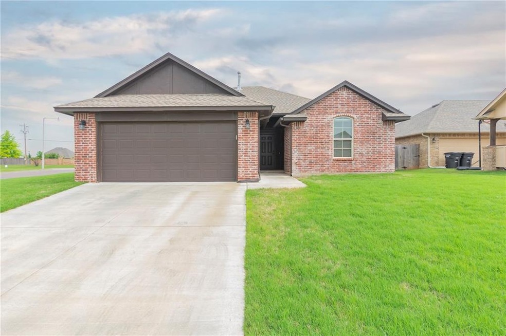 2201 SE 5th St, Moore, OK 73160 - photo 1