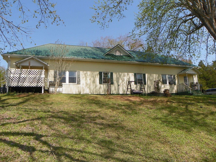 179 Sipe Ln, Ivanhoe, VA 24350 - photo 1