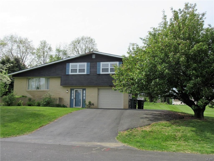 4641 Pine Dr, Nazareth, PA 18064 - photo 1