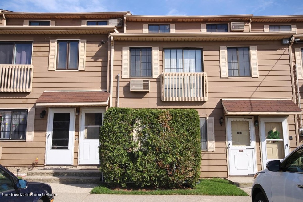 185A Lamped Loop unit 42, Staten Island, NY 10314 - photo 1