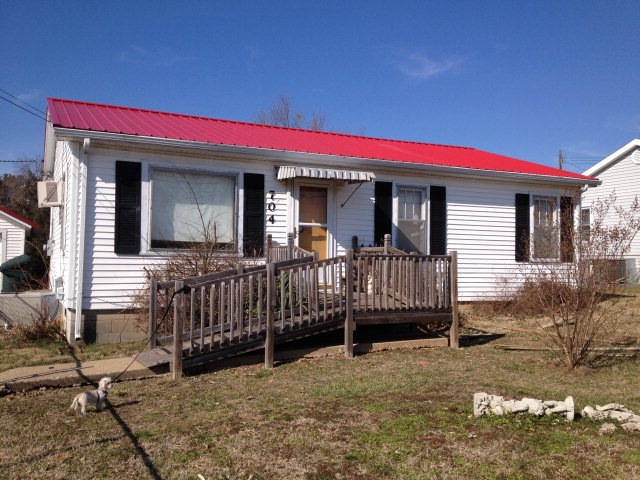 704 Sanderson Dr, Hopkinsville, KY 42240 - photo 1