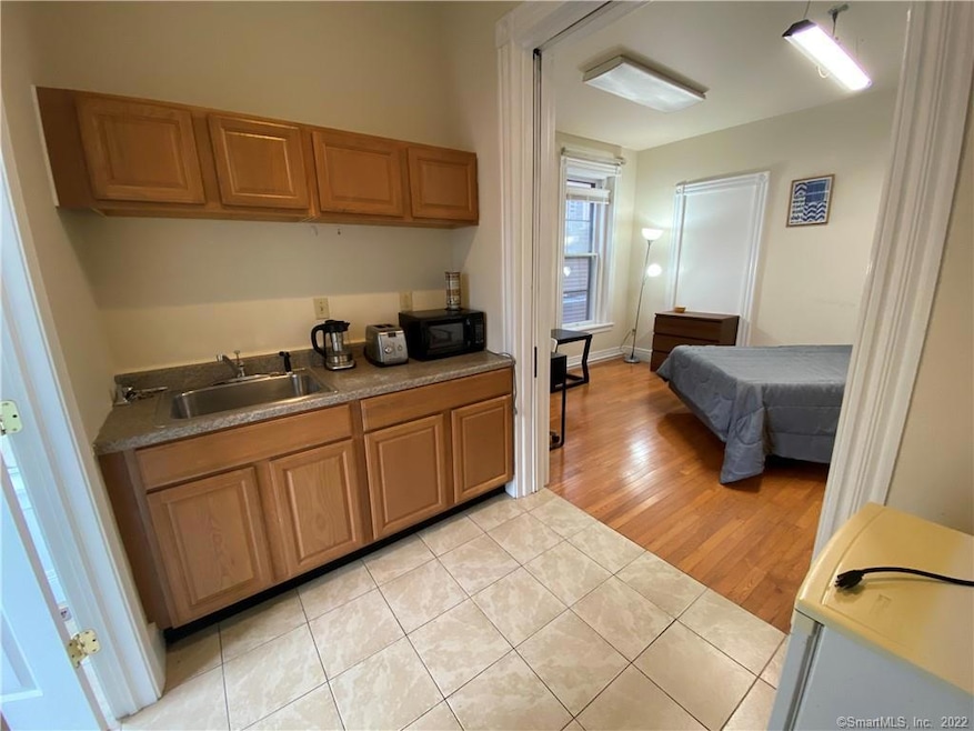 714 State St unit Studio, New Haven, CT 06511 - photo 1
