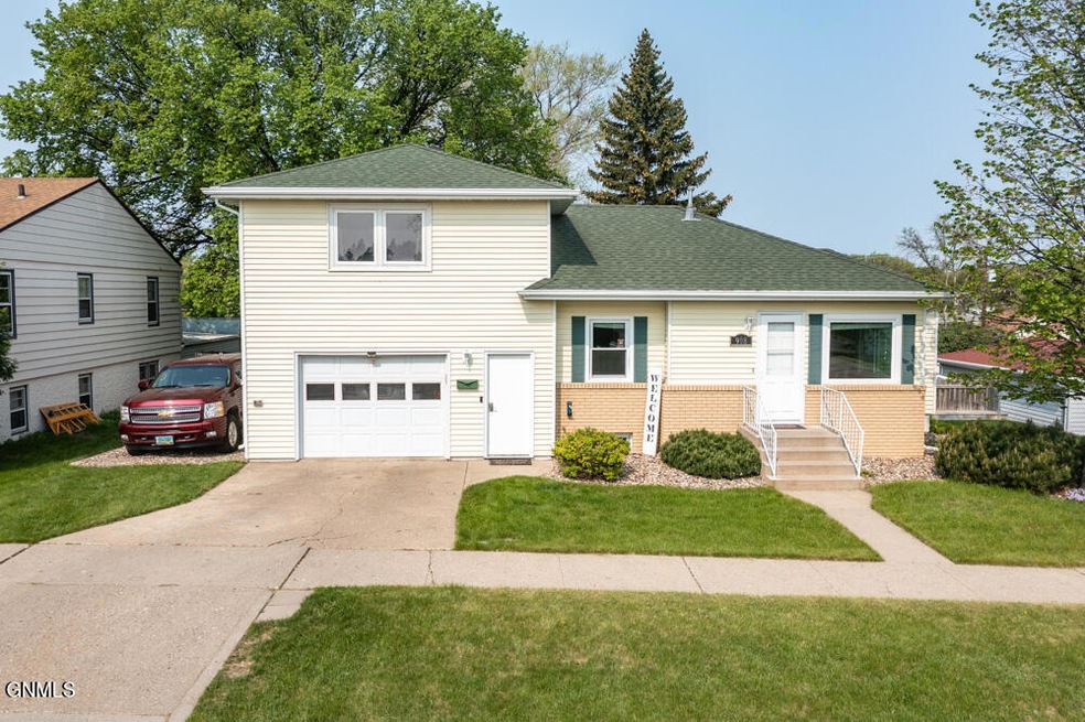 908 N 14th St MLS-8