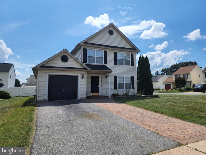 132 N Katrin Cir, New Castle, DE 19720 - photo 1