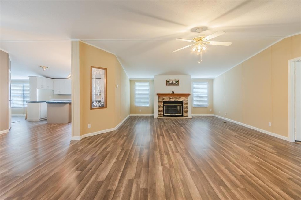 4401 Kristy Ct, Granbury, TX 76049 - photo 1