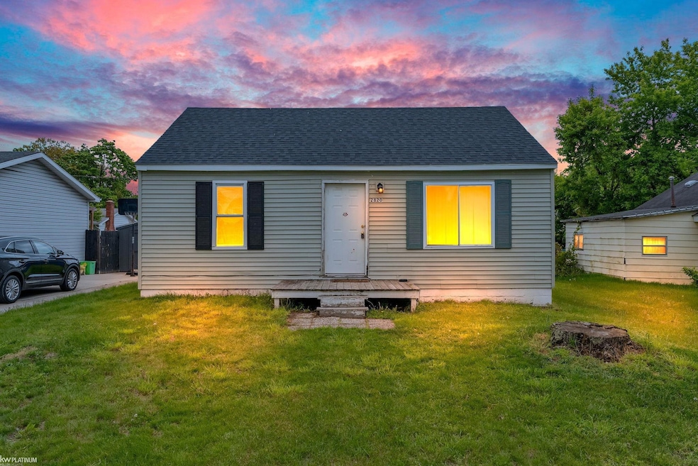 2820 17th Ave, Port Huron, MI 48060 - photo 1