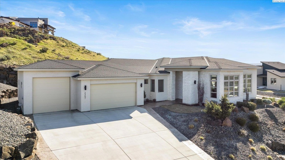 Sold $729,400 • Co-Listing Agent
