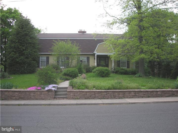 520 S 4th St, Perkasie, PA 18944 - photo 1