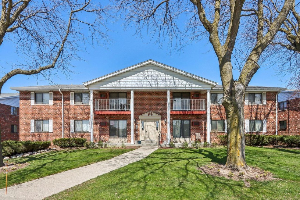 W Howard Ave 104-001