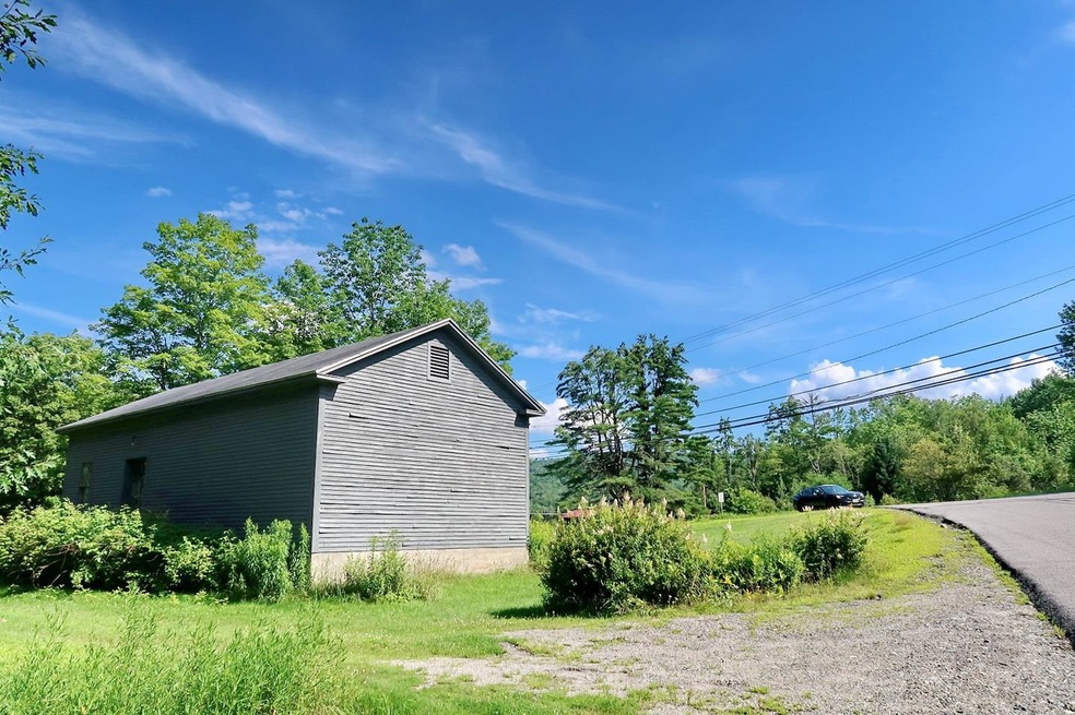 997 Main St, Bethlehem, NH 03574 - photo 1