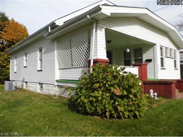 911 Stow St Kent, OH 44240  3 Bedroom 1.5 Bath  1 