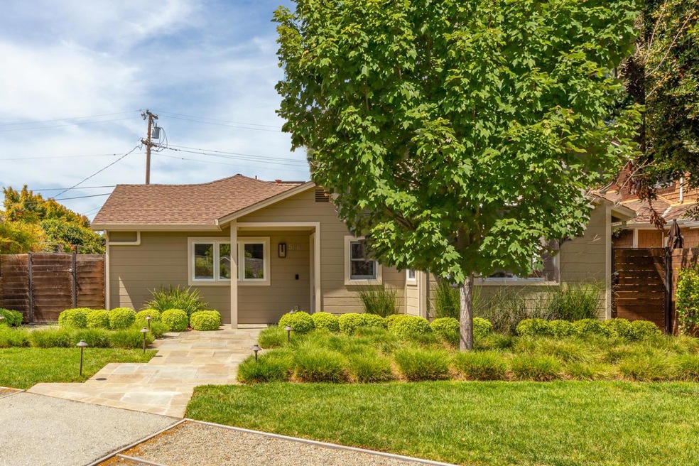 Sold $2,915,000 • Co-Listing Agent