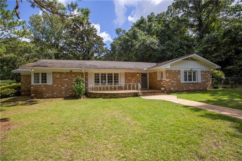 Great Home in popular Jackson Heights Subdivision!