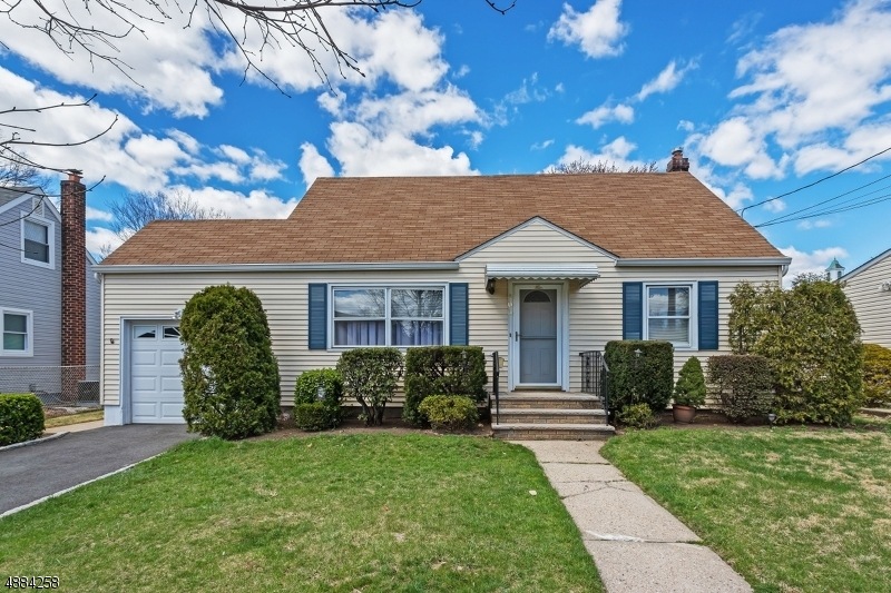 400 Amherst Rd, Linden, NJ 07036 - photo 1