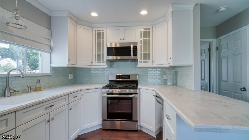 239 Long Meadow Rd, Bedminster, NJ 07921 - photo 1