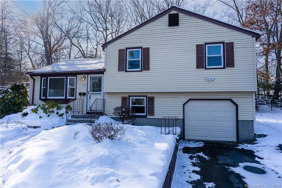 52 Tracy Cir, Windsor Locks, CT 06096 - photo 1