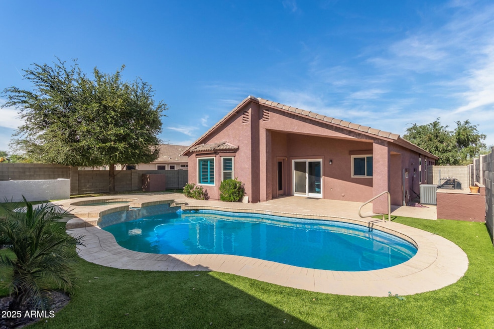 2513 W Carter Rd, Phoenix, AZ 85041 - photo 1