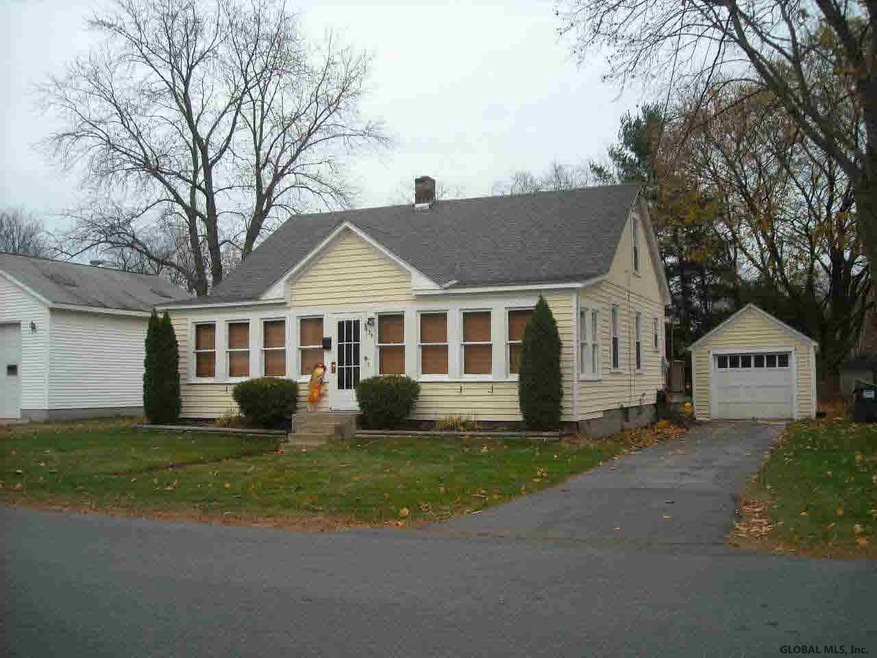 24 Seward St, Queensbury, NY 12804 - photo 1