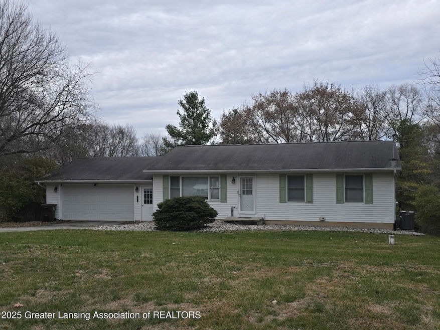 5125 E Clark Rd, Bath Township, MI 48808 - photo 1