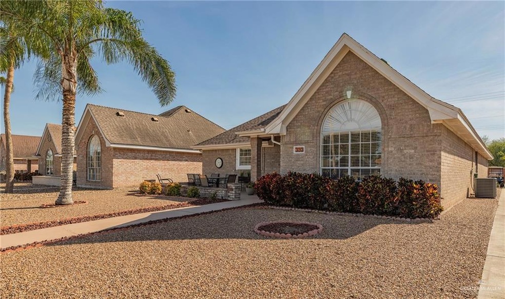 333 Karen Dr, Alamo, TX 78516 - photo 1