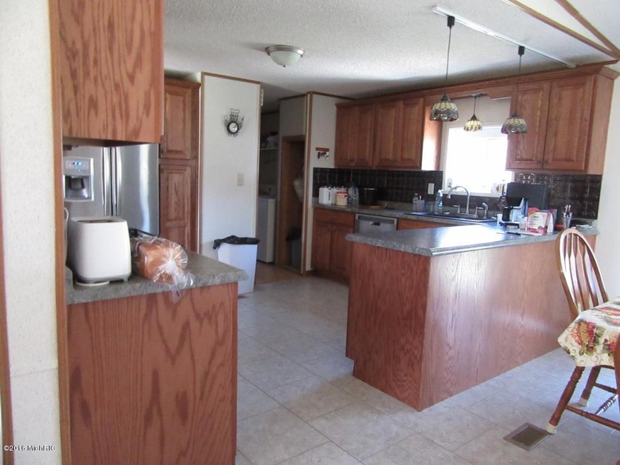 6711 Baseline Rd, South Haven, MI 49090 - photo 1