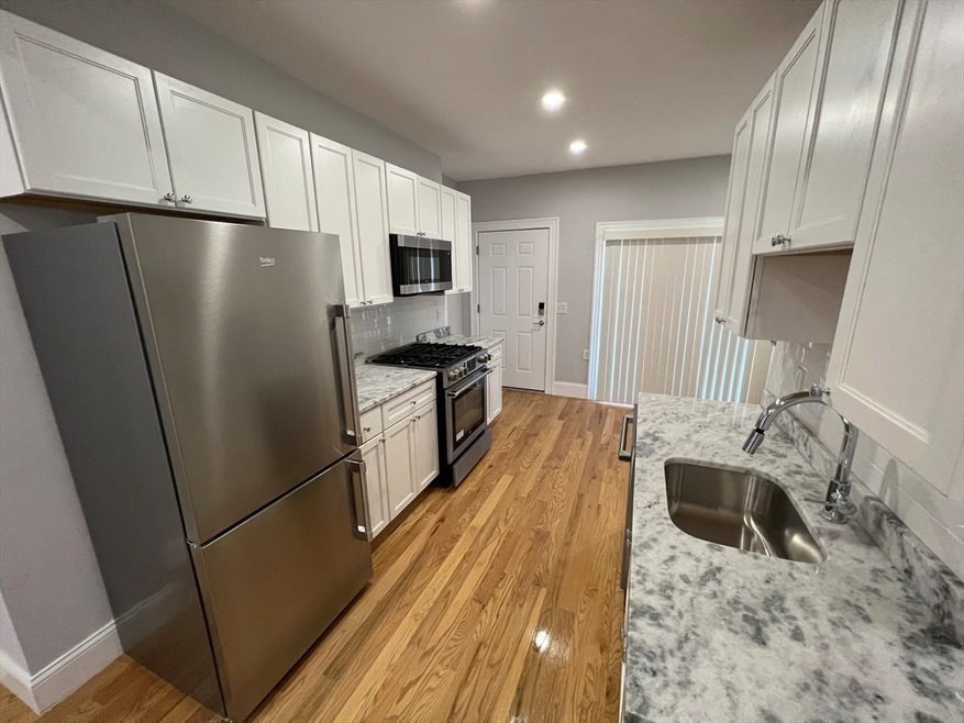374 Oxford St unit 6, Cambridge, MA 02140 - photo 1
