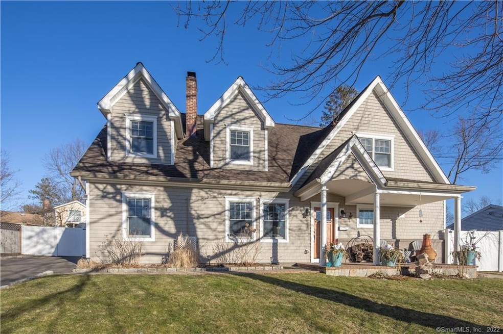 38 Kenilworth Dr W, Stamford, CT 06902 - photo 1